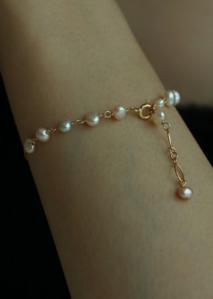 baby baroque pearl bracelet