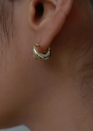 oval volume earring