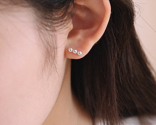 silver circle bar stud earring
